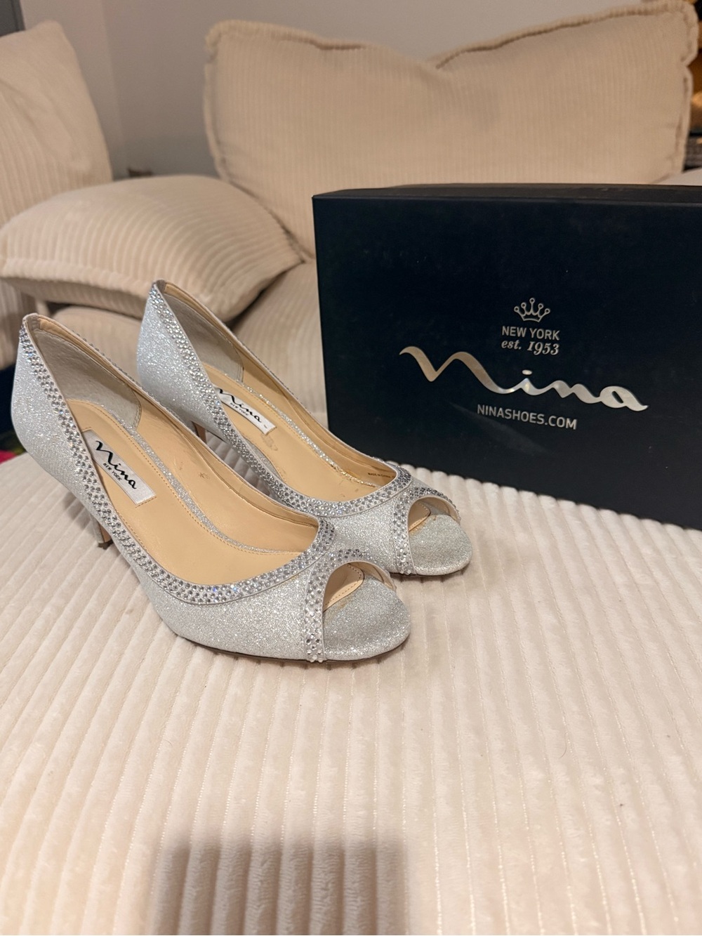Nina Silver Glitter Peep-Toe Kitten Heels, size 8.5